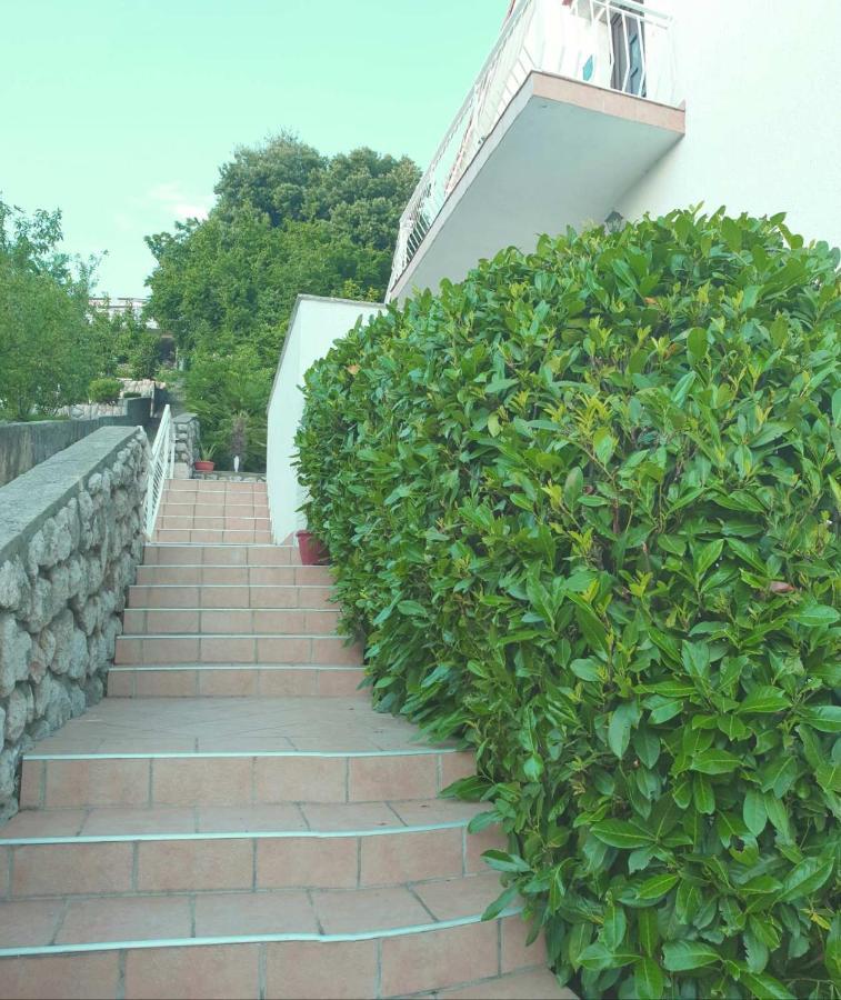 Apartment Rb Omišalj Buitenkant foto