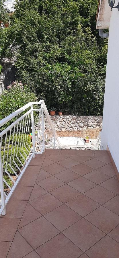 Apartment Rb Omišalj Buitenkant foto