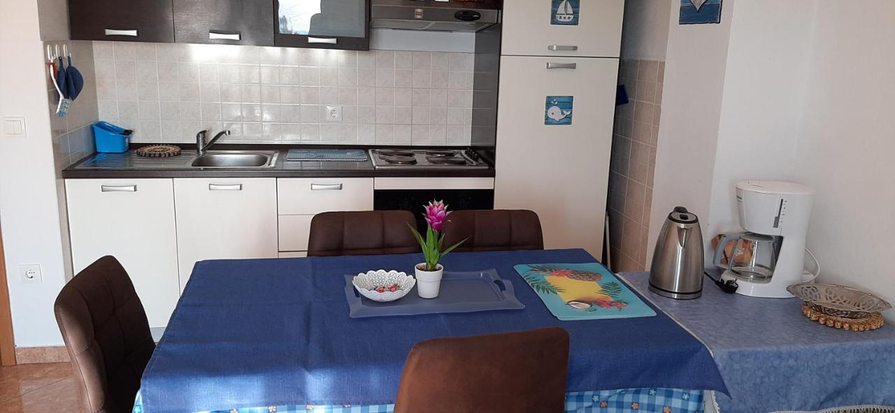 Apartment Rb Omišalj Buitenkant foto