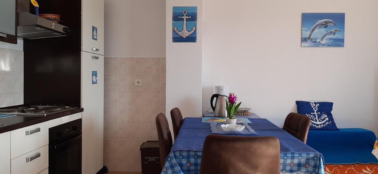 Apartment Rb Omišalj Buitenkant foto