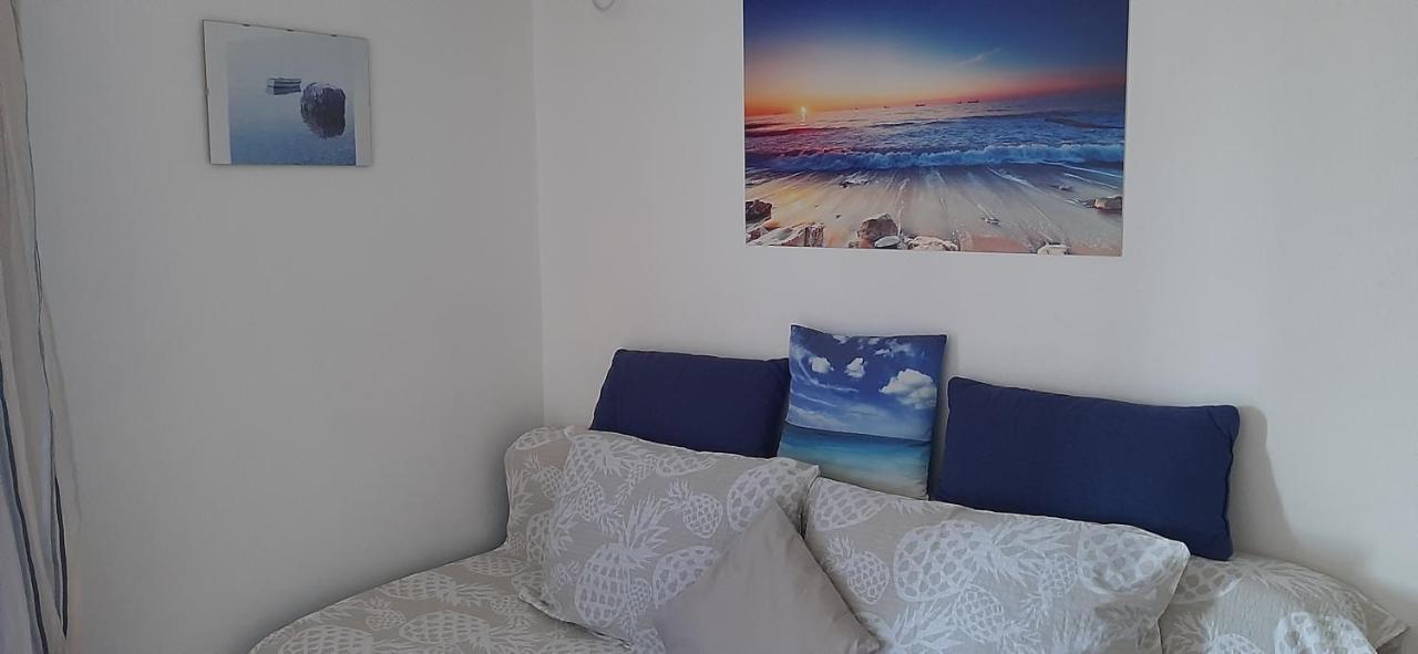 Apartment Rb Omišalj Buitenkant foto