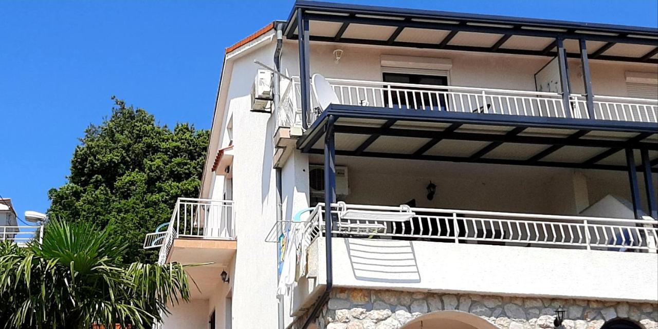 Apartment Rb Omišalj Buitenkant foto