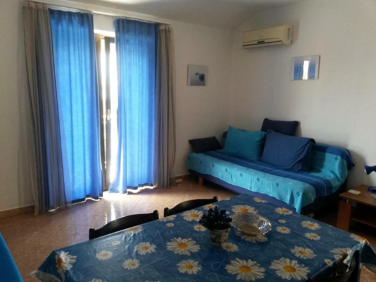 Apartment Rb Omišalj Buitenkant foto