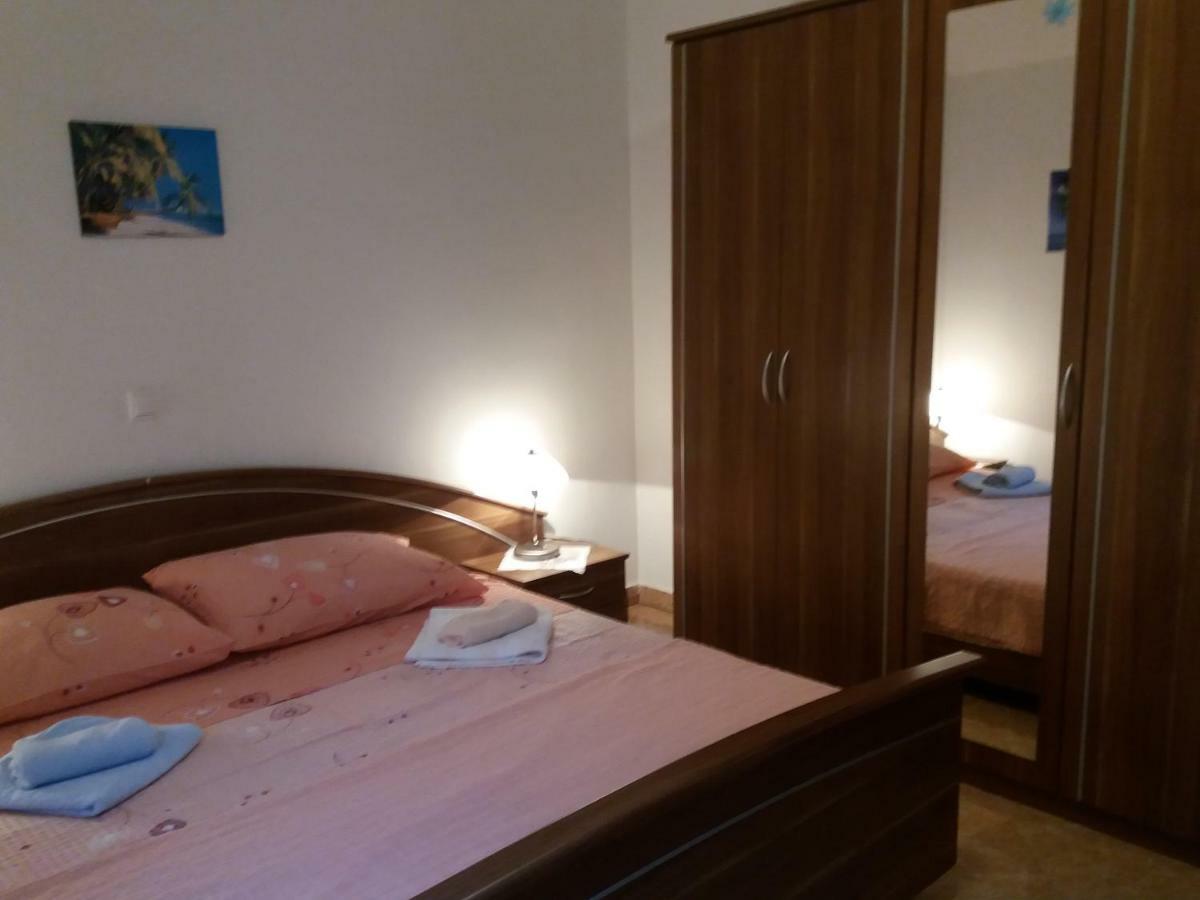Apartment Rb Omišalj Buitenkant foto