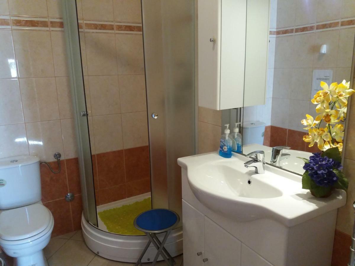 Apartment Rb Omišalj Buitenkant foto